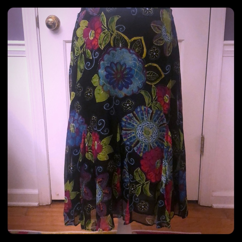 Chico’s  Black Floral skirt size 1